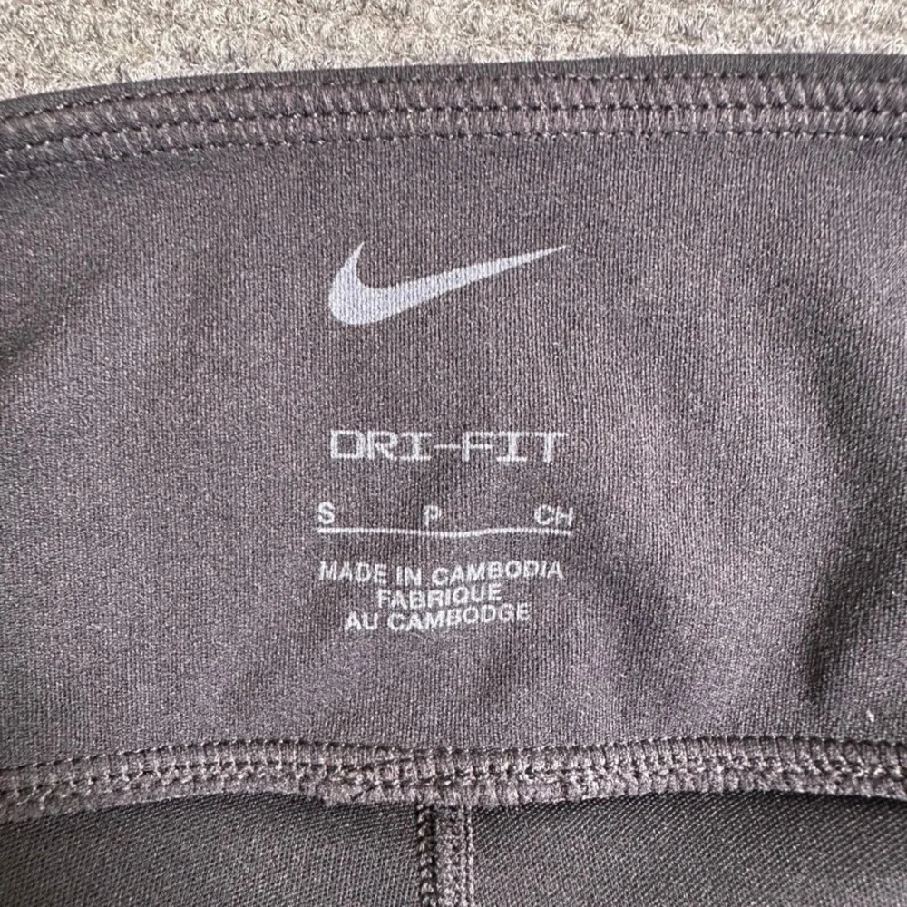 Nike Dri-FIT Black Athletic Skort with Built-in Shorts and Pockets Small